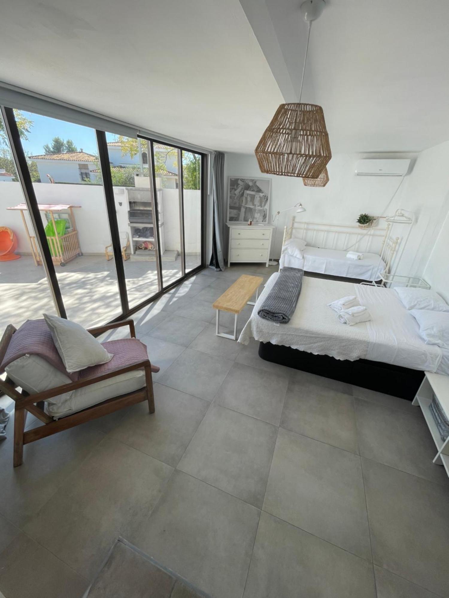 Mediterranean House - Habitaciones Privadas En Casa Compartida Mairena del Aljarafe Exterior photo